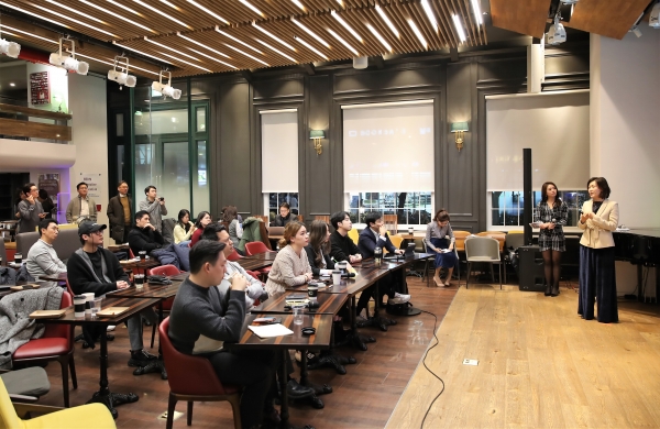 박보현 메디우스 대표가 트라이앵글 블록체인 시즌1 4회차 행사에서 프로젝트에 대해 설명하고 있다.